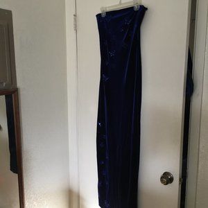 Zum Zum Dark Blue Velvet Long Gown Size 7/8